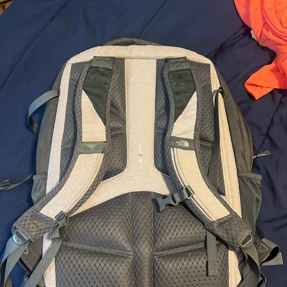 Northface Recon Backpack - Picture 3 of 9